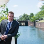 Benjamin Aunkofer - Hamburg, 23.06.2016 ingenics Tagung "Hamburg im Dialog" mit Prof. Dr. Thomas Bauernhansl (keine Krawate), Dr. Christof Bönsch (rot/rosa Krawatte), Benjamin Aunkofer (dunkelblaue Krawatte), Prof. Oliver Herkommer (hellblaue Krawatte, kein Einstecktuch), Andreas Hoberg (hellblaue Krawatte, Einstecktuch) und Moderatorin Ute Brucker ©Ulrike Schacht